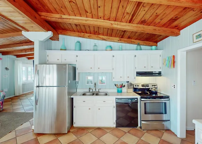 Charming 3br/2ba Boho In *