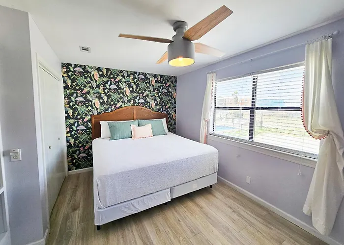 Holiday home Charming 3br/2ba Boho In